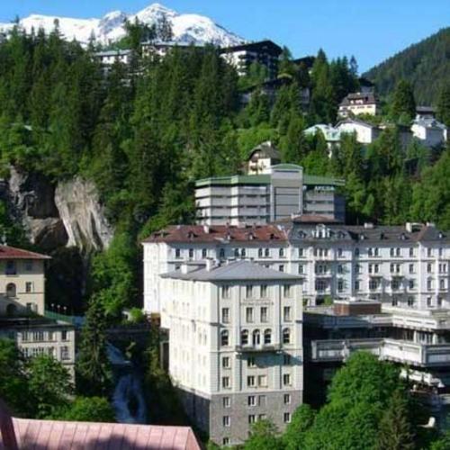 Hotel Immobilie an traumhaften Platz in Badgastein - direkt am Wasserfall
Bad Gastein Hotel Immobilie - Privatverkauf eines geschichtstr&auml;chtigen Hotels direkt am Wasserfall. Rufen Sie unser B&uuml;ro +43 662 641714 - Das Heilwasser Badgasteins enth&auml;lt bei einer Temperatur von 44-47 Grad Radium und Radon.