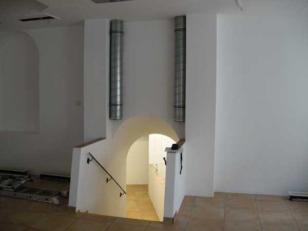 Eric Schider rented or sold his bar / restaurant in Salzburg.
Inside view of the restaurant in M&uuml;lln (Salzburg) that would be for rent or for sell. Contact pray with Mr. Eric Schider 0664 2812292 - Price rent &euro; 1.280, - sale price - please make your offer