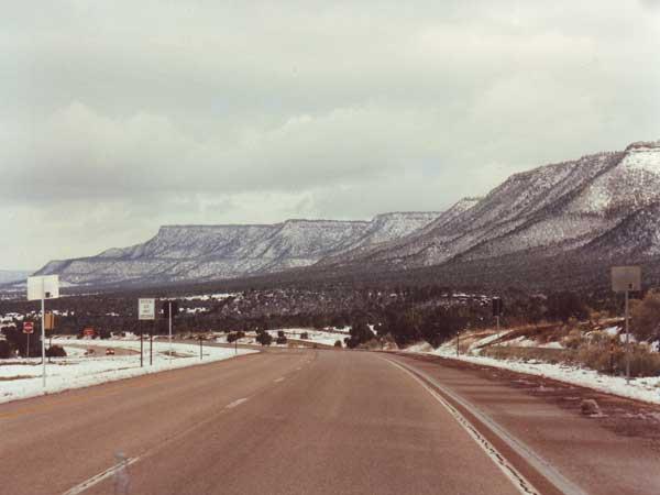 Still, the wide and open landscape of Colorado
Colorado Adventure travel - through the fantastic scenery of Colorado - no traffic - just snow clouds in the sky ....