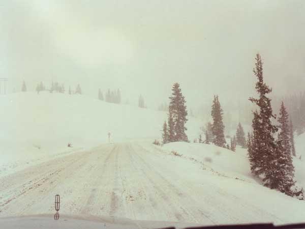 Colorado mountain snow and fog-route
Colorado travel experiences - now it's snow on roads in the mountains - the pass of the mountain seems to be reached -'m curious how it goes ...