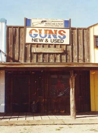 Weapons shop on Route 66
U.S. Route 66 - a lot of vacant buildings tell a story - as the Route 66 was still a lifeline