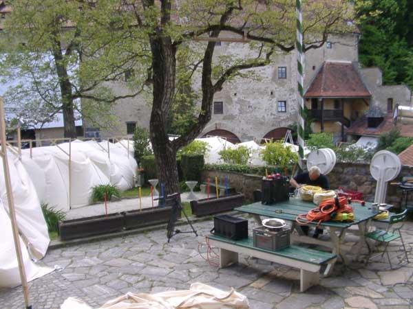 A celebration in the castle - an event with many surprises
Event design planning - the tunnel straight through the castle garden is one of the attractions of this events.   Shall we design your event - mail us:  office@milo-designs.com