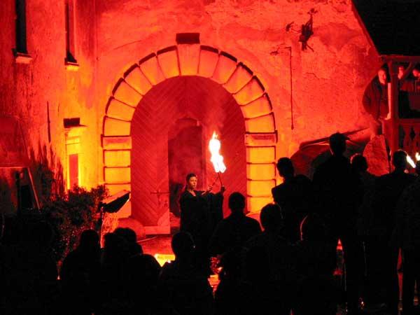 Event planning - the conclusion of the large celebration
Event Planning and Director - the conclusion of the great festival of introduction began the medieval extras with their great amusement. Fire eaters, musicians and fireworks.   If you are interested - mail us:  office@milo-designs.com