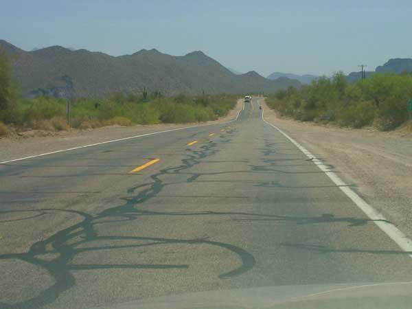 Arzona de calatorie - o iesire pentru Trail Apache este o calatorie în desert singuratatea
Arizona si marea tara - drumurile sunt întotdeauna singur, si trebuie sa experimenteze sentimentul de aventura aceeasi mare ...