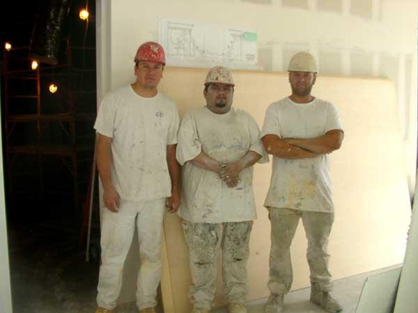 Showroom decoration - the painters they are helping us.
Showromm decoration - the american hadscraftman - are working very good, fast and really perfect - it was very good for us working together with them.