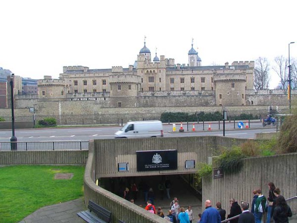 London Tower - there's this great medieval fortress system.
Her Majesty's Royal Palace and Fortress the Tower of London - is a large plant on the River Thames. The ring fortress castle with two rings served the English and British kings among others as a residence, armory, workshops, warehouses, zoo, garrison, museum, mint, prison and place of execution archive(Wikepedia).