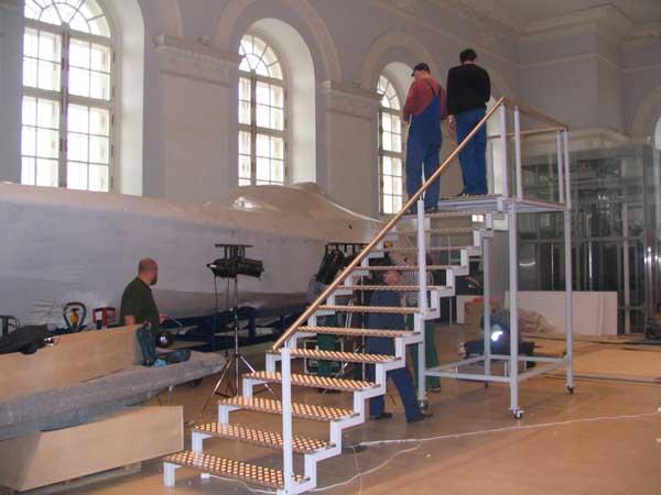 Moscova - Extravaganza Millionaire Fair echipamente - stand expozitie
Design expozi?ie - o barca de curse pentru a fi vândute. Ne propunem arhitectura comert echitabil, prezentare de afaceri, expozitie Marius Dragan     +40 72 1216610, Bucuresti