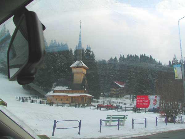 Eine schöne alte Holzkirche am Wegesrand
Rumänien Chalet Design Planung Projekt - Alpine Planung - fantastische Holzkirchen begrüßen uns am Weg ins Gebirge.