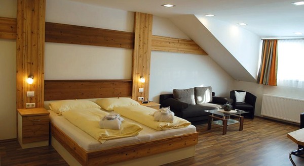 Modern, timeless and elegant hotel room planning and design for the Hotel Montana, Bad Mitterndorf
Hotel room design planning - different wood materials - combined - give an elegant and timeless facilities in the winter sport Hotel Montana in Bad Mitterndorf