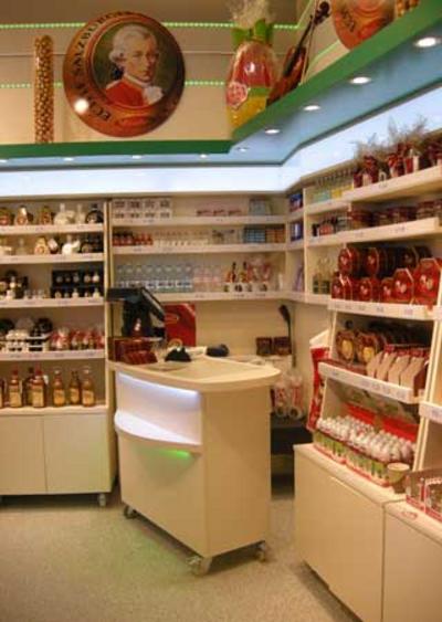 Store design for Mozart chocolate specialties in Salzburg
Store design with clear structure and overview - everything is mobile and flexible, and adapted to the needs and desires of the customer.  The interior designer is Milo Alexander  +43 699 16417140