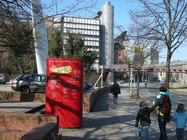 Berlin - on the way to the museum of technology
Berlin - the Technical Museum - offers a wide range of information and entertainment - the right for everybody´s interest